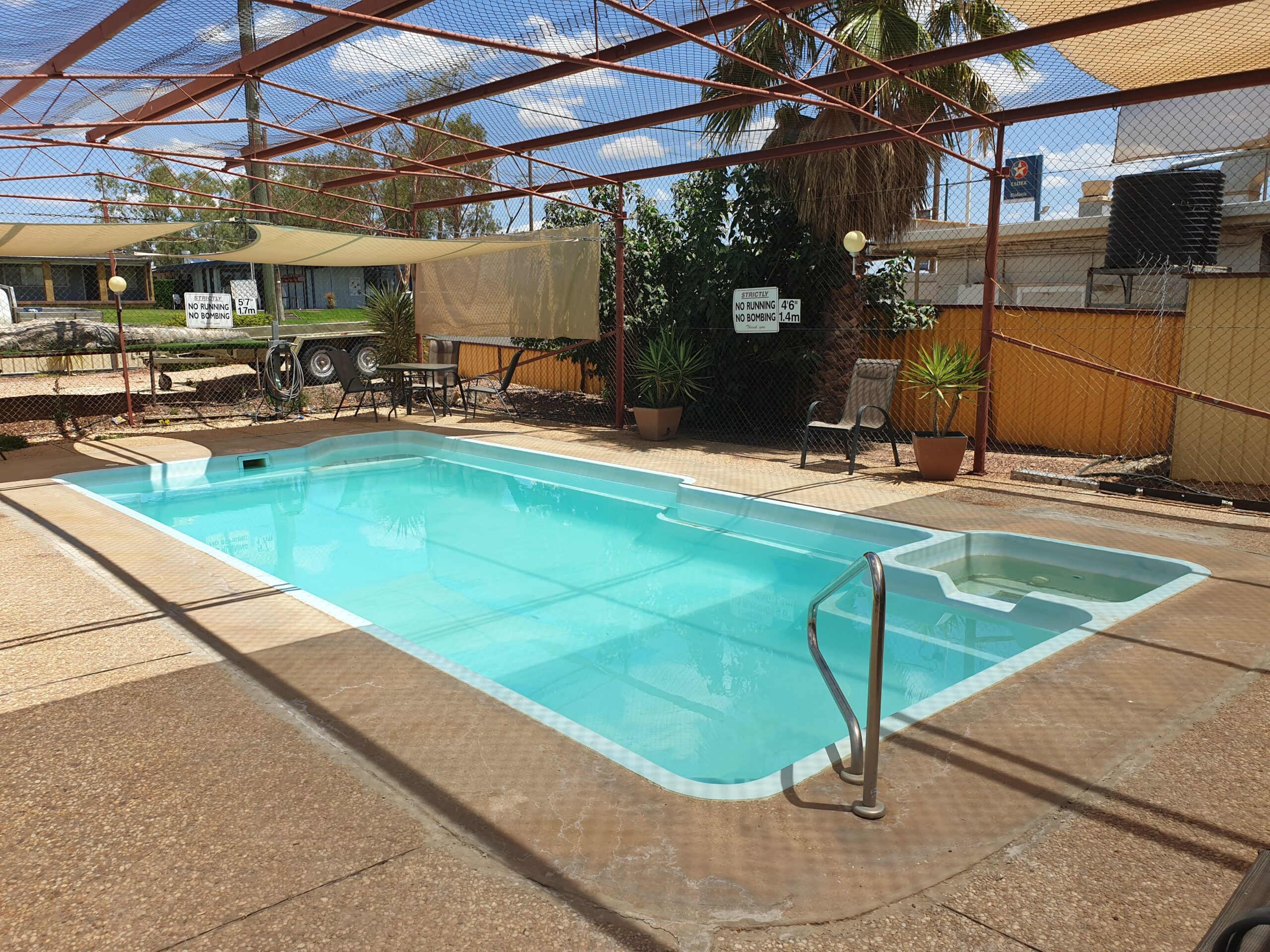 SOLDFREEHOLD Caravan and Camping Park Lightning Ridge, NSW